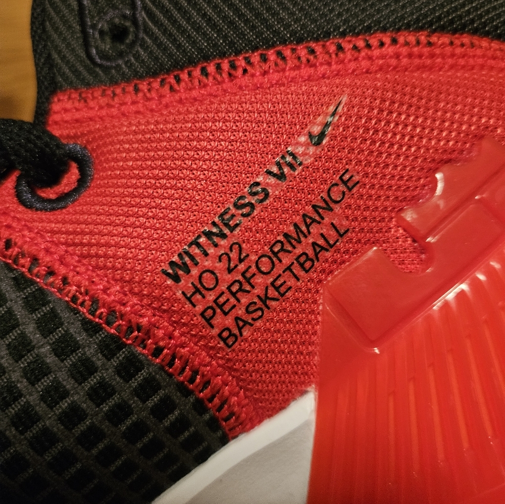 Nike Lebron Witness 7 Shoes Red Black size 10.5 NWOB - Picture 5 of 9